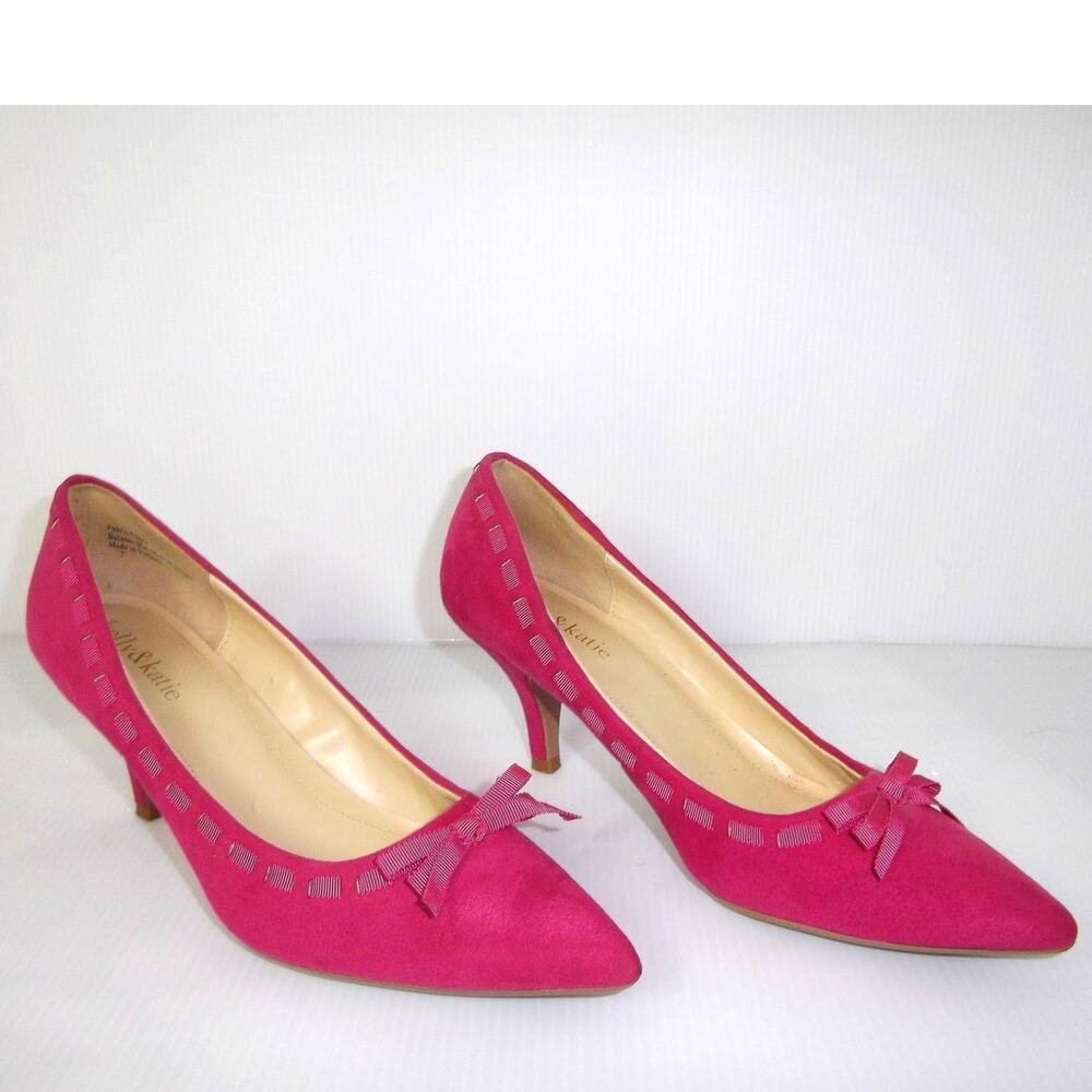 Kelly & Katie Vintage Suede Pointed Toe High Hell 2.5" Size 7
